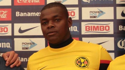 Narciso Mina colaboró en la goleada con un "hat-trick"