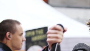 La agresora se disculpó a través de Twitter.