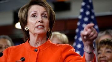 El Congreso aprueba legislación para víctimas de violencia doméstica. En la foto, la líder de la minoría en la Cámara de Representantes, Nancy Pelosi.