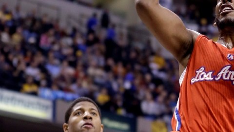 Chris Paul supera a Paul George en el primer cuarto.