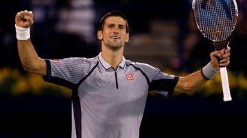 Novak Djokovic suelta el estrés luego de dar cuenta de Berdych en un partido sumamente complicado.