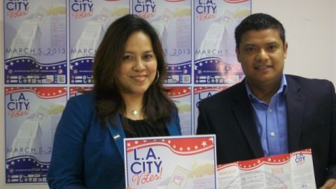 Sandra Mendoza y Erick Muñoz de ' Get Out the Vote'.