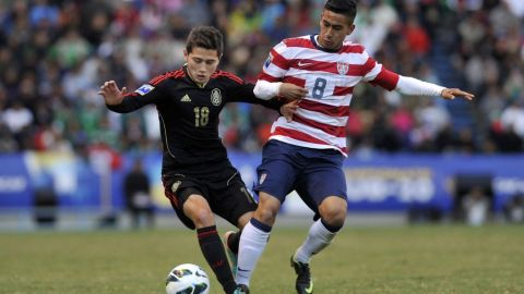 Uvaldo Luna (izq.), de la selección Sub 20 de México, campeona del Premundial 2013 de Concacaf.
