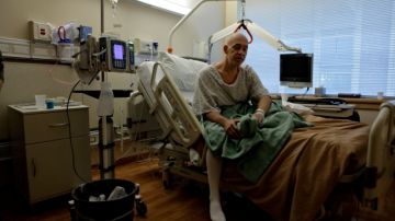 Paciente con problemas en el hígado: nueva terapia evita el rechazo de trasplantes.