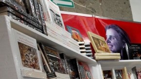 Elena Poniatowska regresa a California.