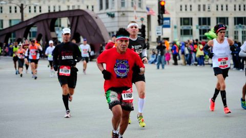 Corredores participan del Maratón de Chicago el pasado año.