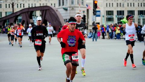 Corredores participan del Maratón de Chicago el pasado año.