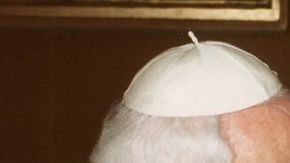 Hugo Chávez con el Papa Juan Pablo II en el 2001.