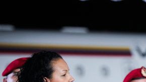 El presidente venezolano Hugo Chávez en un discurso junto a una de sus hijas.