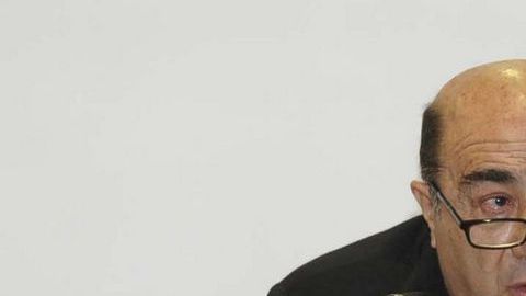 El procurador Jesus Murillo Karam afirma que no hay órdenes de aprehensión contra el "Clan Gordillo".