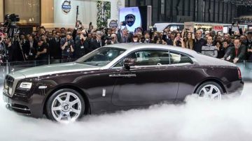 El nuevo Wraith, de Rolls-Royce cuenta con una estética de líneas agresivas