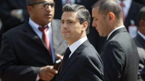 Anonymous dio a conocer un video de las exequias del Presidente venezolano, Hugo Chávez, en el cual se aprecia, según este grupo, al Presidente de México, Enrique Peña Nieto, durmiendo.