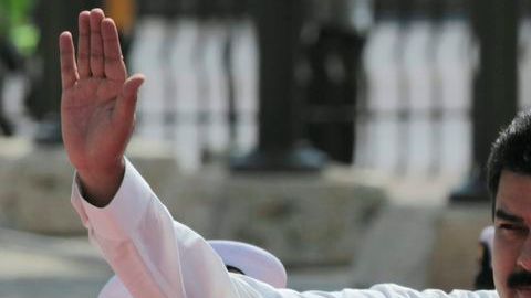 El Tribunal Supremo de Justicia venezolano explica su decisión sobre el hecho de que Nicolás Maduro pueda postularse a la presidencia siendo "mandatario encargado".