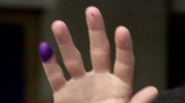 Henrique Capriles guardó las formas y se limitó a enviar condolencias por la muerte de Chávez y a instar a que se respete la Constitución venezolana.