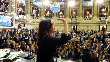 La presidenta de Argentina, Cristina Fernández de Kirchner, lamentó que no exista más negociación.