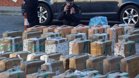 Un embarque de 12 toneladas de drogas incautado por la policía española en Madrid, adonde era transportado para su distribución en su distribución a países como Bélgica, Gran Bretaña, Francia y Holanda.