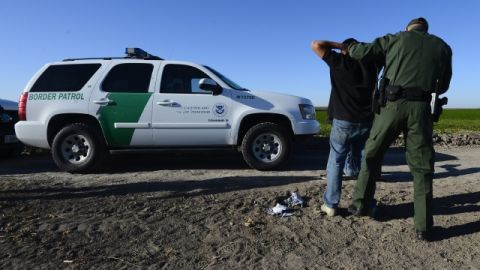 La frontera entre Estados Unidos y México, de unos 3200 kilómetros de largo, es considerada la más transitada del mundo.