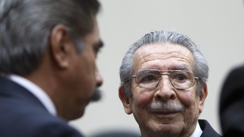 El exgeneral golpista José Efraín Ríos Montt durante a una audiencia judicial en Ciudad de Guatemalaz