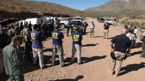 Antes de realizar una revisión minuciosa, las autoridades en la frontera o durante las primeras horas de la madrugada.
