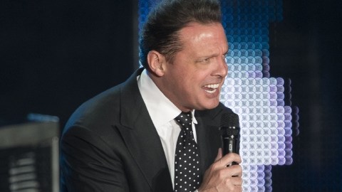 Según los expertos en productos de cabello, con el paso de los años, Luismi  sigue siendo  'un hombre impecable, elegante y con una proyección más madura' .