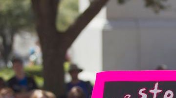 Educadores marcharon en Austin para exigir se reintegren los $5,400 millones recortados al presupuesto de las escuelas de Texas en 2011.