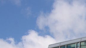 Las escuelas UNO tienen más de 300 maestros trabajando para ellos.