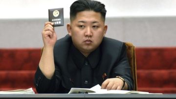 Kim Jong-un, al ser nombrado 'mariscal' del Ejército Popular de Norcorea, y reafirma su control absoluto sobre las  Fuerzas Armadas.