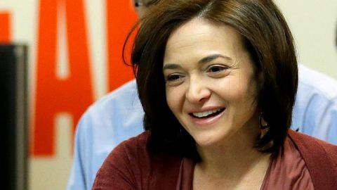 La jefa de operaciones de Facebook, Sheryl Sandberg.