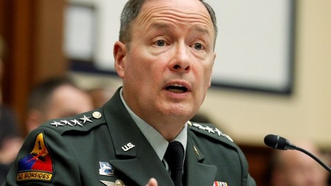 El  jefe del Mando Cibernético de Estados Unidos, general Keith Alexander, dijo que se está salvaguardando el ciberespacio nacional.