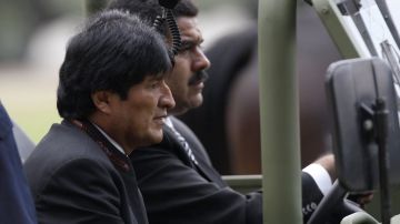Evo Morales, presidente de Bolivia, acompañó en el recorrido a Nicolás Maduro.