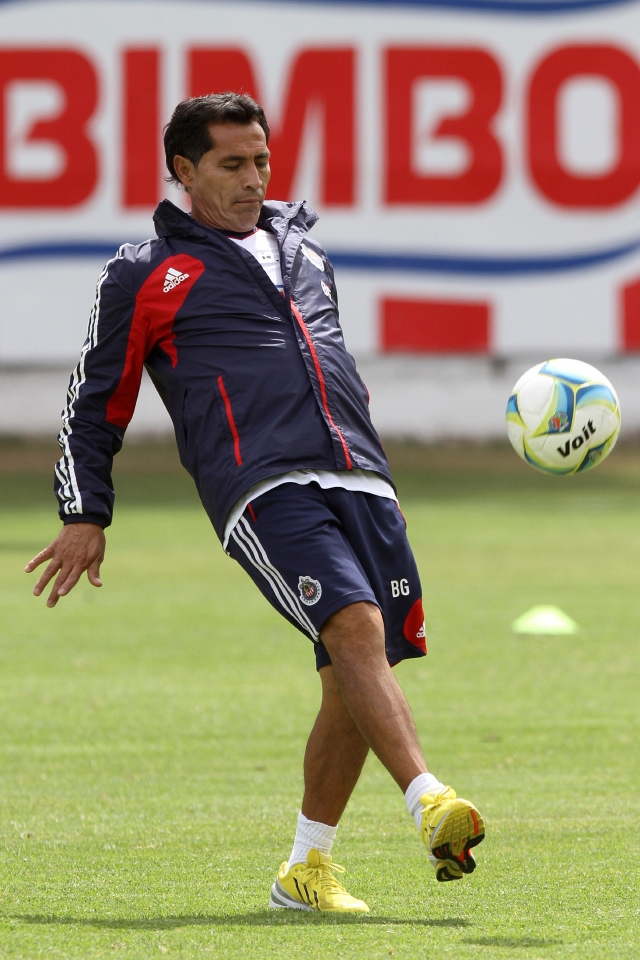 El técnido del Guadalajara Benjamín Galindo lleva al equipo en ascenso desde que tomó las riendas.