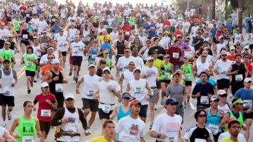Miles  participan cada año en el maratón de LA.