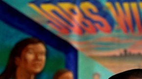 Heriberto Zamora, como muchos otros trabajadores migrantes, es víctima de  patrones que no les pagan sus horas extras.