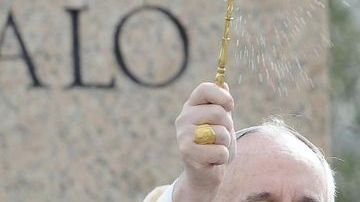El Papa Francisco, durante la celebración del Domingo de Ramos, en El Vaticano.