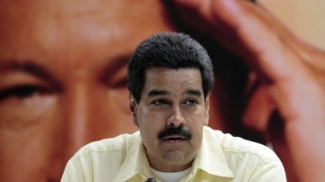 Nicolás Maduro habla en una reunión con los jefes de logística y movilización de su Comando Hugo Chávez, en Caracas, ayer.