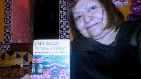Magda Ramírez- Castañeda propuso la idea de poner por escrito las memorias de un grupo de amigas chicanas.