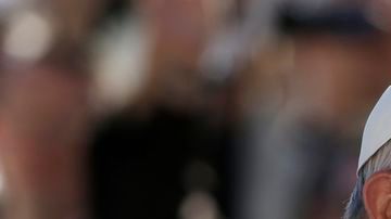 El Papa Francisco recorre la Plaza de San Pedro.