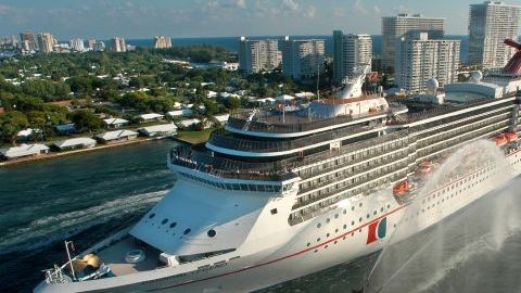 A los turistas afectados se les reembolsará el viaje completo, también les devolverán los gastos por transporte  y tendrán un descuento de 25% en futuras travesías de cinco días en el crucero.