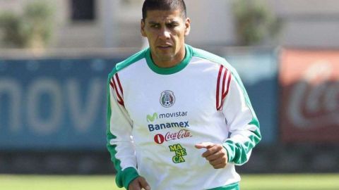 Carlos Salcido quiere apoyar a su excompañero de selección.