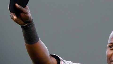 Tras mucho pensarlo, el colombiano Edgar Rentería, por fin se retira del profesionalismo.