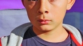 En Berkeley, un grupo de niños realizan una campaña para traer de regreso al país al niño Rodrigo Guzmán de nueve años, en la foto.