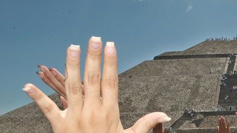 La creencia de la 'carga de energía' lleva a miles a las pirámides mexicanas.