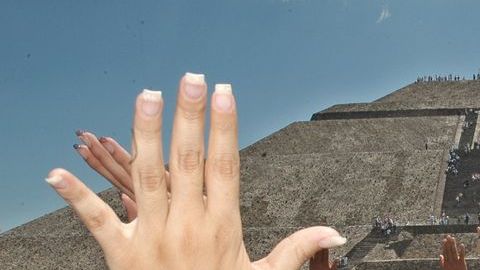 La creencia de la 'carga de energía' lleva a miles a las pirámides mexicanas.