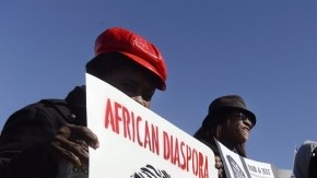Partidarios de la reforma migratoria  se manifestaron frente al Capitolio en Washington, mientras se daba a conocer que el debate sufriría un nuevo retraso.