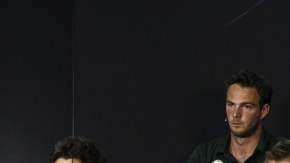 (De izq. a der., fila de arriba) Giedo van der Garde, Valtteri Bottas, Esteban Gutiérrez (abajo), Jules Bianchi, Raikkonen y Max Chilont durante una conferencia de prensa en Sepang, Malasia, ayer.