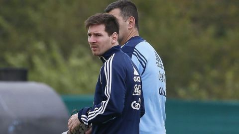 Antes de concentrarse para el juego de la albiceleste ante Bolivia, Lio viajó a Rosario con su familia.