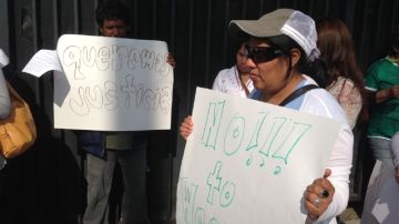 Trabajadores de Unique Apparel Inc, protestan  por falta de pago de salarios atrasados y cierre repentino de la fábrica.