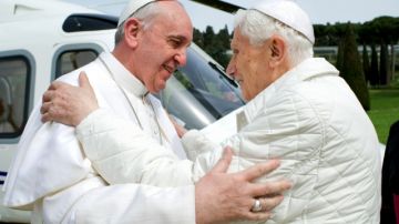 El  Papa Francisco se reunió ayer con el Papa  emérito Benedicto XVI  en un encuentro que pasará a la história.