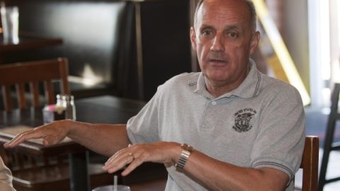 El excirujano general Richard Carmona formará parte del directorio de NJOY Inc., principal fabricante de cigarrillos electrónicos.