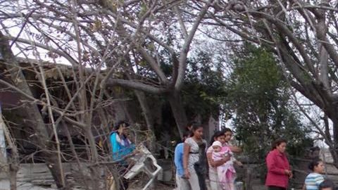 Afectados por los incendios son apoyados con alimentos.